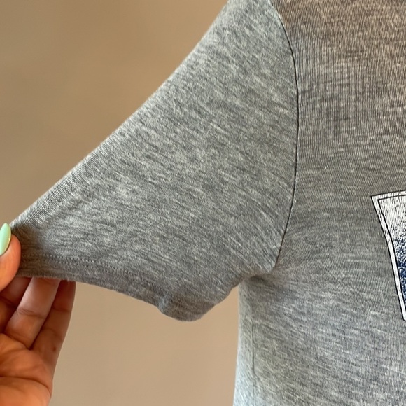 ROSIE HARLOW women’s BORN FREE distressed SKULL print high low super soft tee SM - Picture 4 of 10